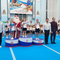 Новогодние старты у самых маленьких обучающихся спортивной.